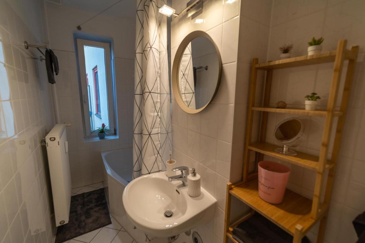 2 Bedroom 65qm - Kitchen - Central - Netflix Magdeburg